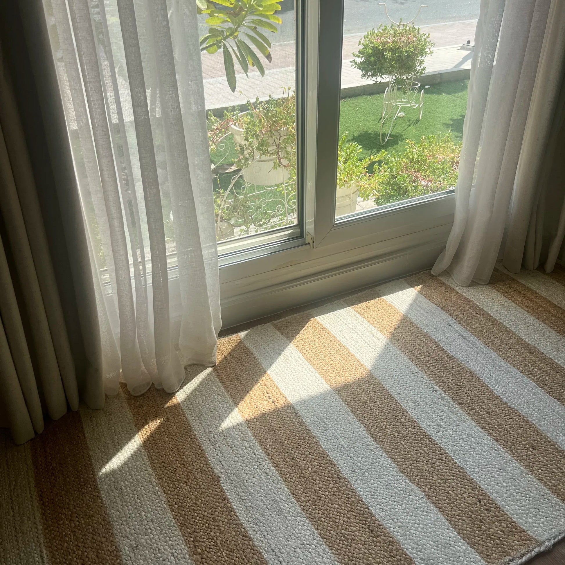 Lavrio Natural Beige, White Carpet (Runner)