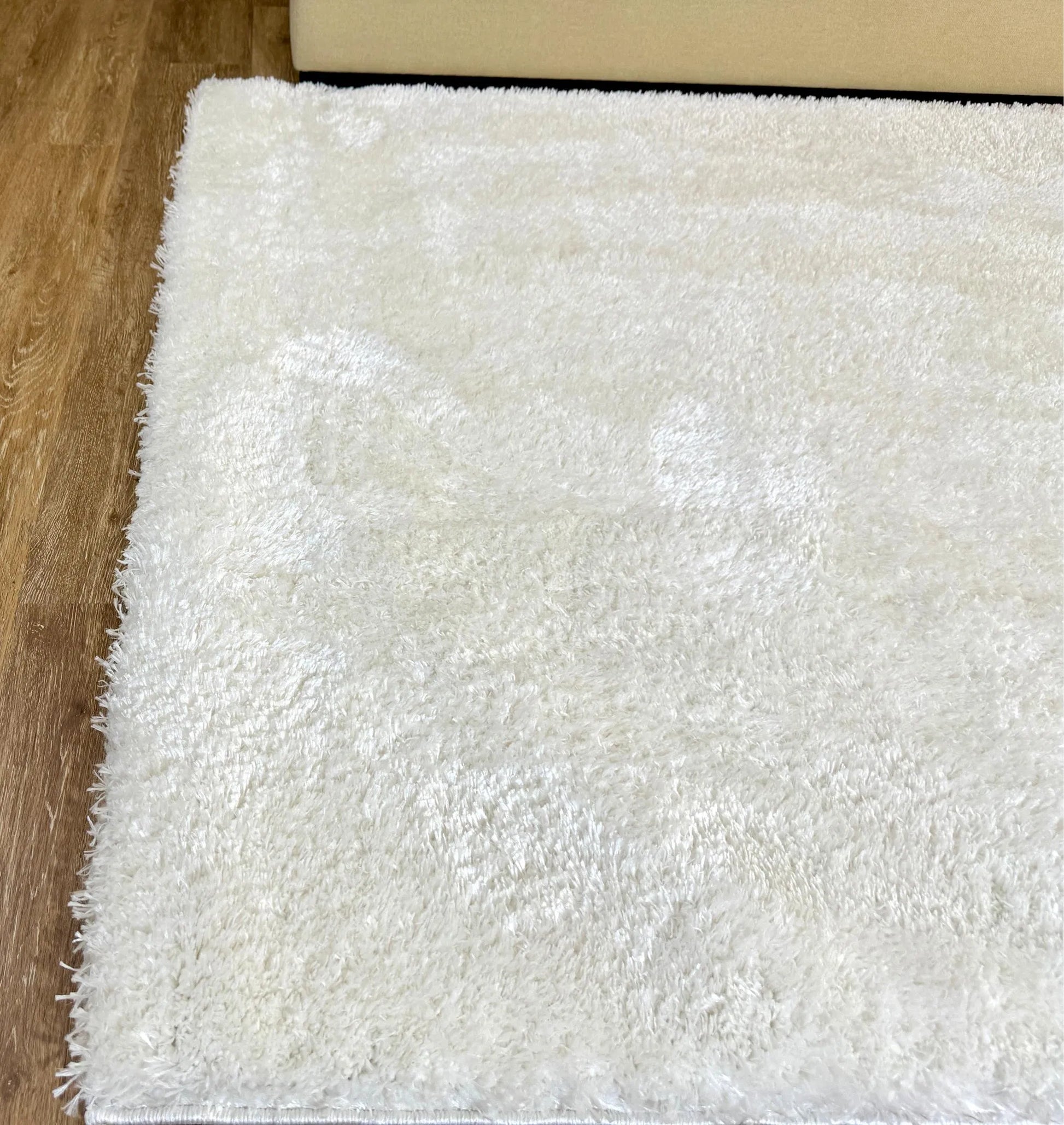 Fluffy White Carpet (Rectangle)