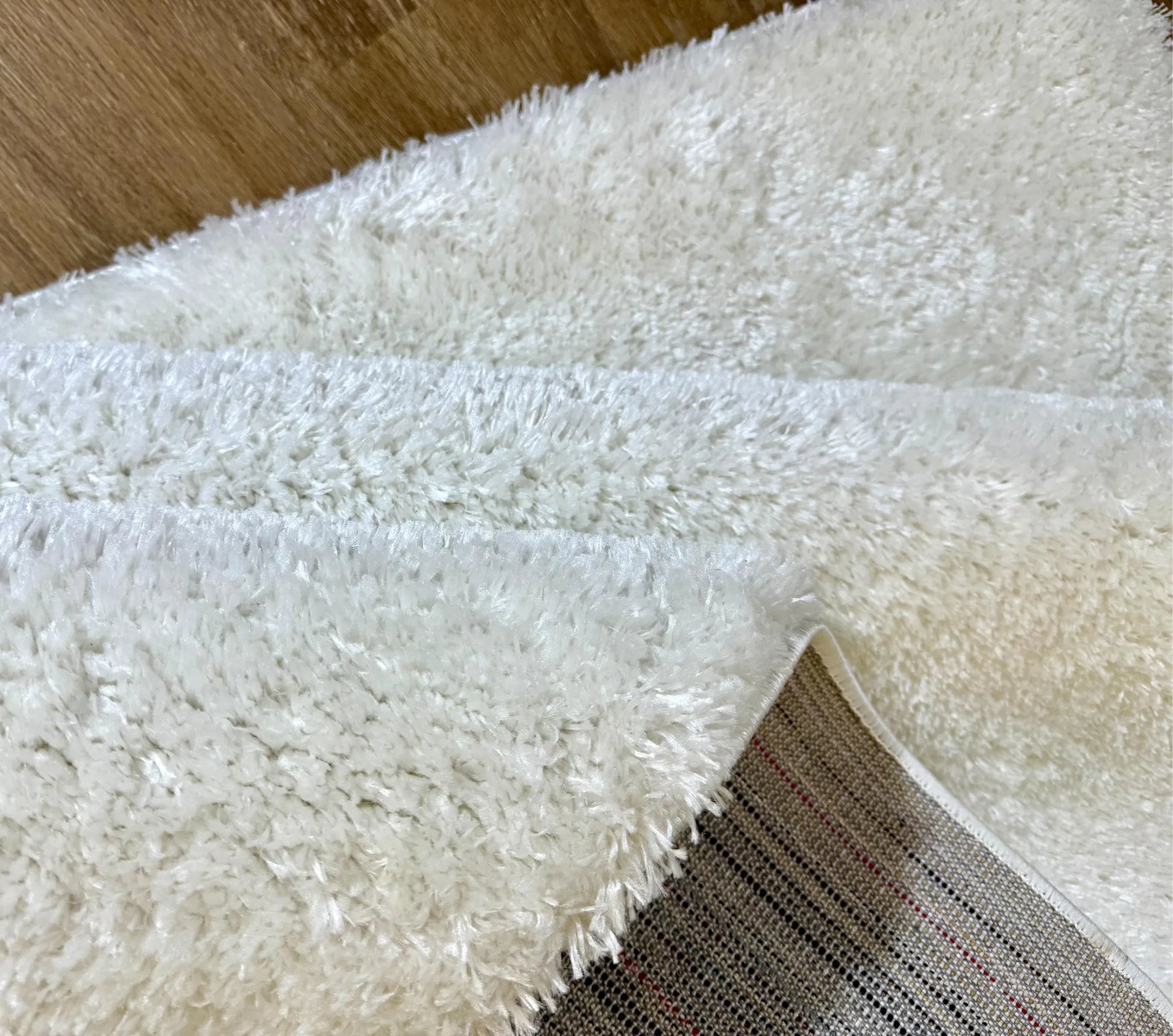 Fluffy White Carpet (Rectangle)