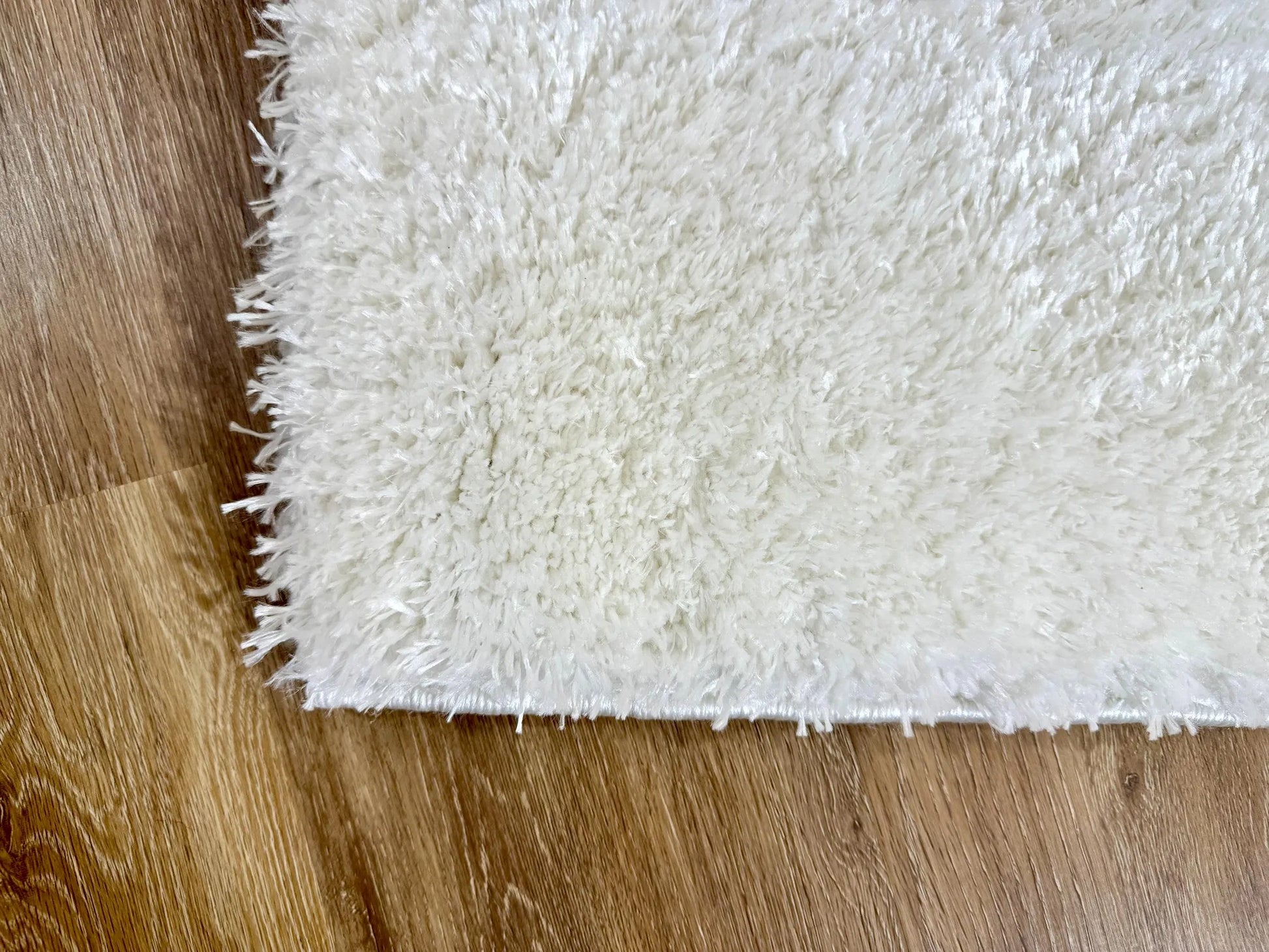 Fluffy White Carpet (Runner)