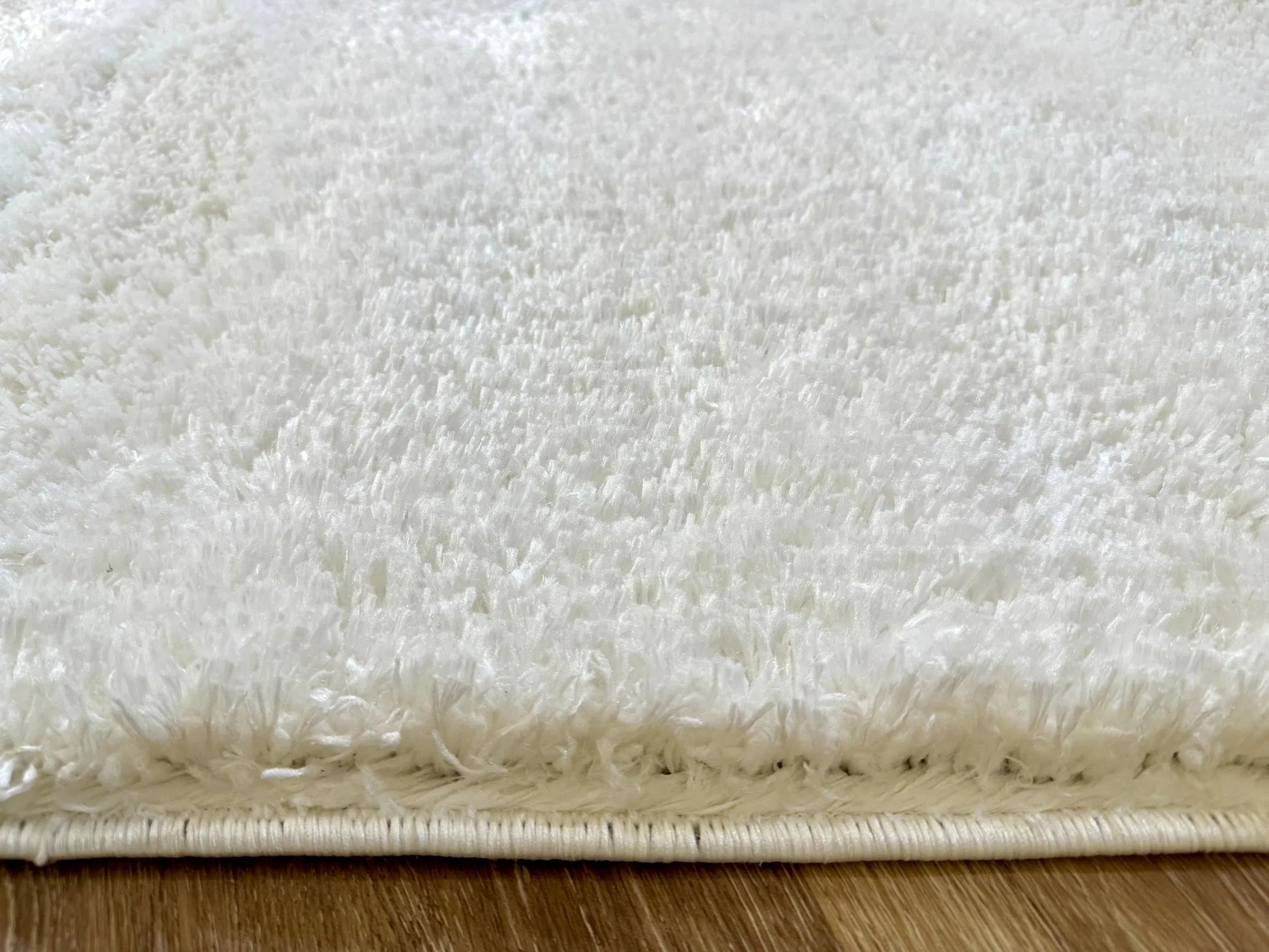 Fluffy White Carpet (Rectangle)